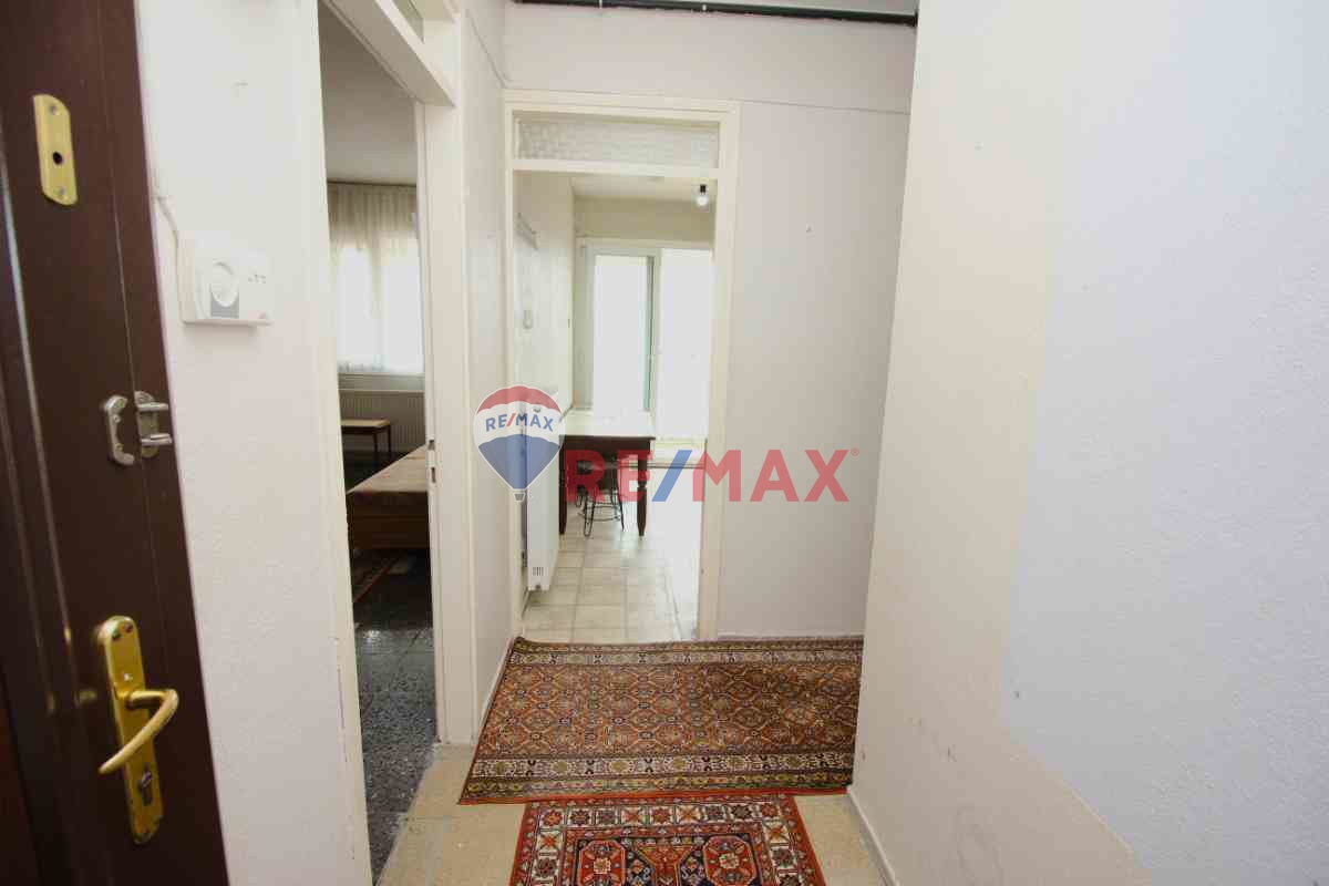 BUCA GÜVEN MAHALLESI İZBANA YAKIN 2+1 DOĞALGAZLI KLIMALI EŞYALI GENIŞ ARAKAT KIRALIK DAIRE