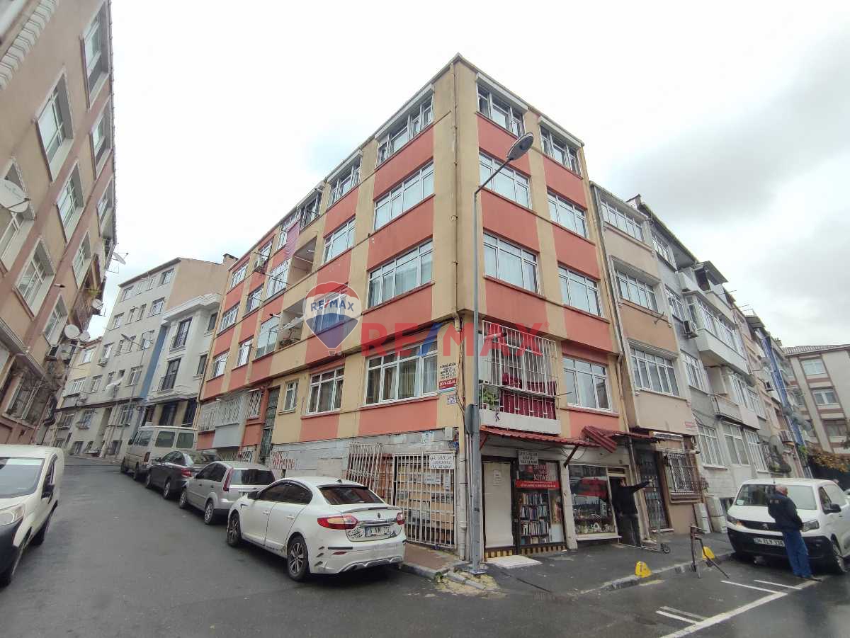 FATİH ŞEHREMİNİNDE  2+1 METRO METROBÜS TRAMVAY YAKINI 3. KAT