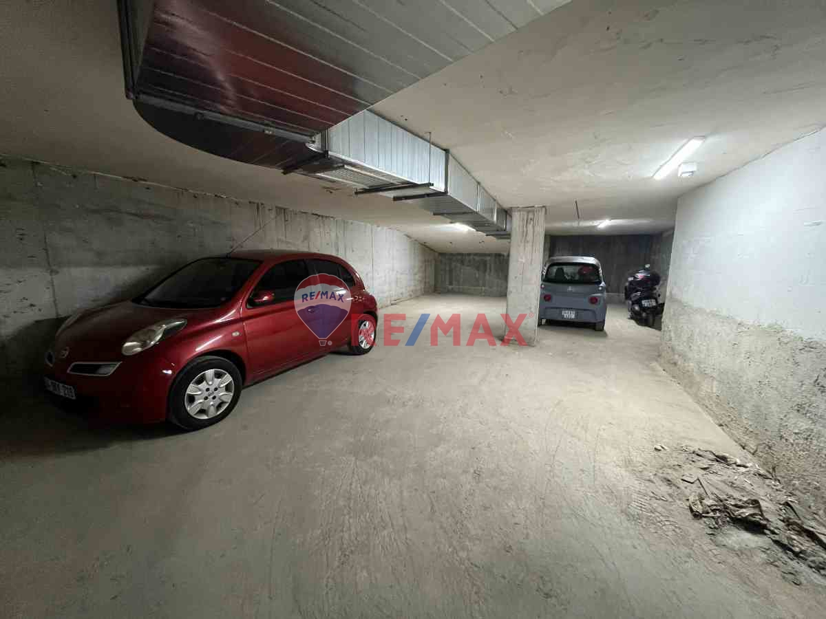 RE/MAX'TEN KARTAL'DA, OTOPARKLI 1+1 FIRSAT DAİRE