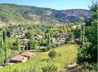 ÖDEMIŞ TOSUNLAR'DA MÜSTAKIL PARSEL,YOLA CEPHELI ARAZI