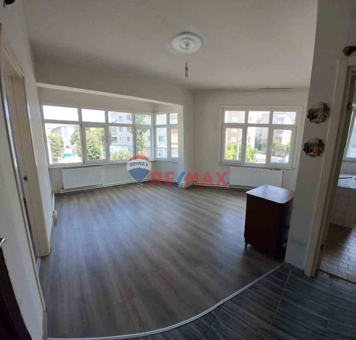 ATAŞEHİR İÇERENKÖY KİRALIK 2+1 OFİS 