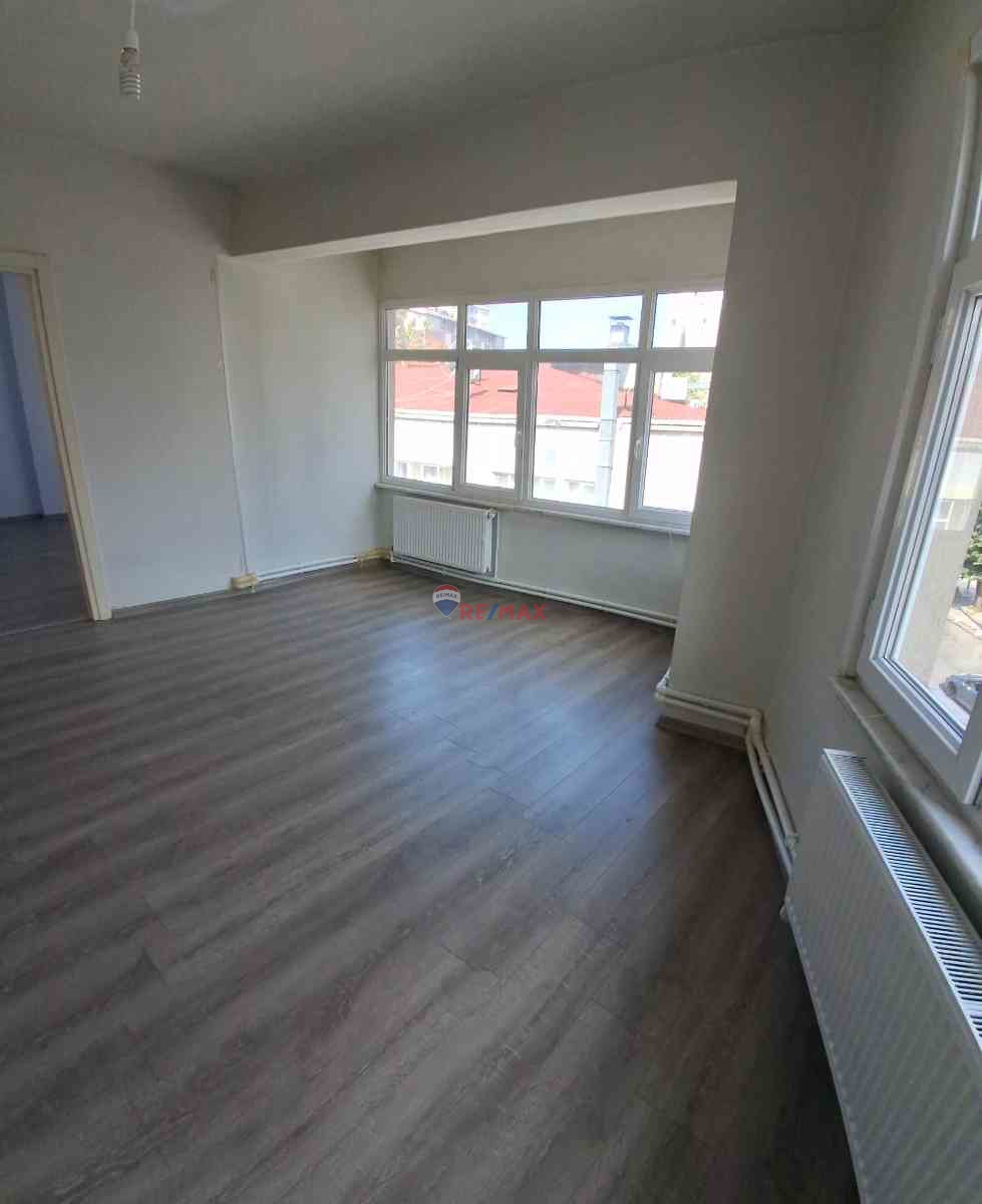 ATAŞEHİR İÇERENKÖY KİRALIK 2+1 OFİS 