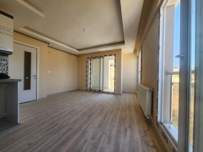 MENEMEN 29 EKIM MAHALLESINDE SIFIR 2+1 – ÖNÜ AÇIK FERAH DAIRE