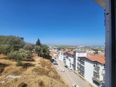 MENEMEN 29 EKIM MAHALLESINDE SIFIR 2+1 – ÖNÜ AÇIK FERAH DAIRE