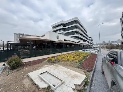 ÇAYYOLUNDA YÜKSEK GETİRİLİ, STARBUCKS KİRACILI SATILIK PREMİUM TİCARİ MÜLK