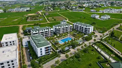 BÜYÜKÇEKMECE LÜKS AİLE SİTESİNDE DENİZ MANZARALI SIFIR 5+2 DAİRE