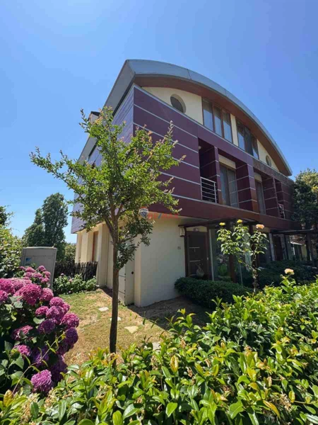 ÇEKMEKÖY FOREST HILL MÜSTAKIL HAVUZLU LÜKS İKIZ VILLA