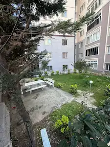 RE/MAX'TAN ADNAN KAHVECI'DE HASTANE VE METROBÜSE YÜRÜME MESAFESINDE 3+1