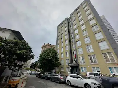 ADNAN KAHVECİ METROYA YÜRÜME MESAFESİNDE 2+1 SATILIK DAİRE