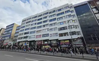 REMAX BEYAZ KADIKÖY BULVAR ÇARŞISINDA CADDE ÜZERI SATILIK DÜKKAN