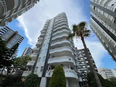 REMAX RİNA'DAN AKDENİZ MAH.DE SİTE İÇERİSİNDE FIRSAT 3+1