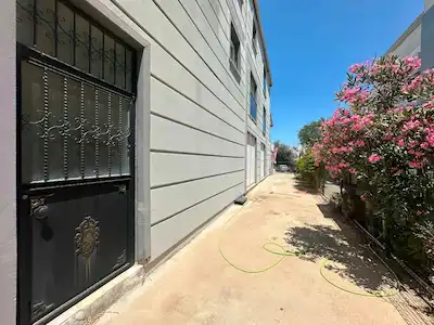 URLA ÇEŞMEALTI'NDA KİRALIK 180 M² DEPO
