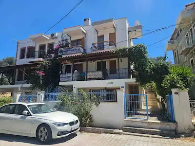 ESKI FOÇA'DA EŞYALI 4+1 KIRALIK VILLA