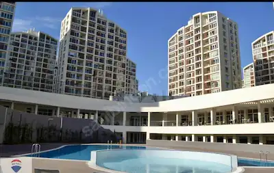 CEM YILMAZ DAN RESİM İSTANBUL SATILIK BAHÇE KATI 3+1 DAİRE