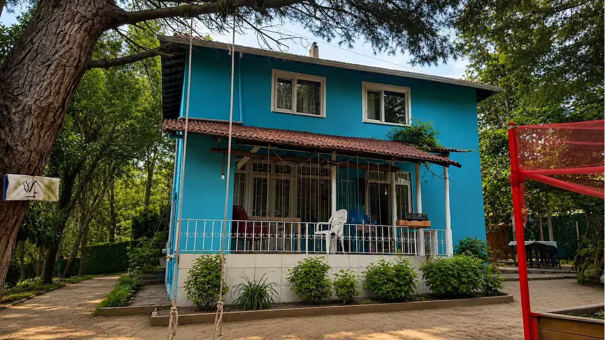 POLONEZKÖY’DE KONUT İMARLI, MÜSTAKİL PARSEL SATILIK ARSA VE İKİ ADET EV