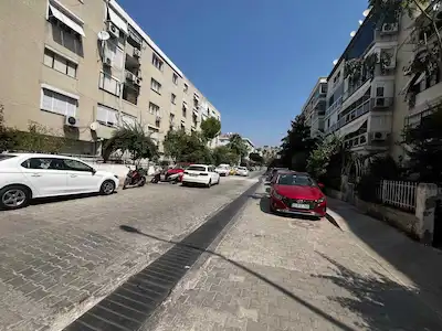 KARŞIYAKA BAHÇELİEVLER’DE BAKIMLI KIRALIK 3+1 DAİRE