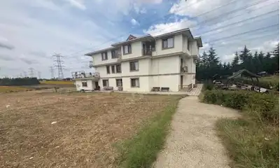 ÇATALCA İZZETTİNDE YAPI KAYIT BELGELİ BİNA VE ARSASI