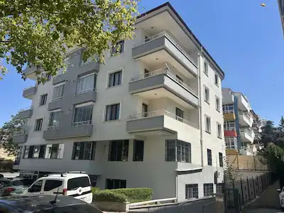 ÇANKAYA CEZAYİR CADDESİ’NDE MERKEZI LOKASYONDA SATILIK 3+1 DAİRE