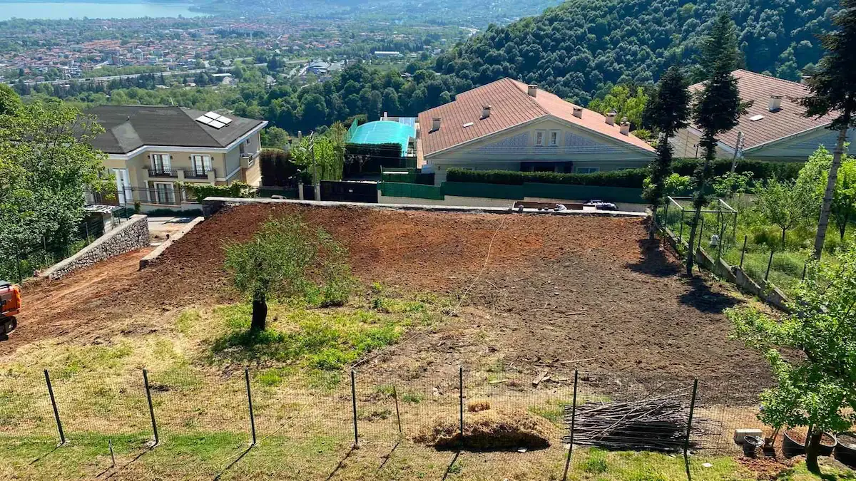 GÖL MANZARALI BUNGALOVLUK KİRALIK ARSA
