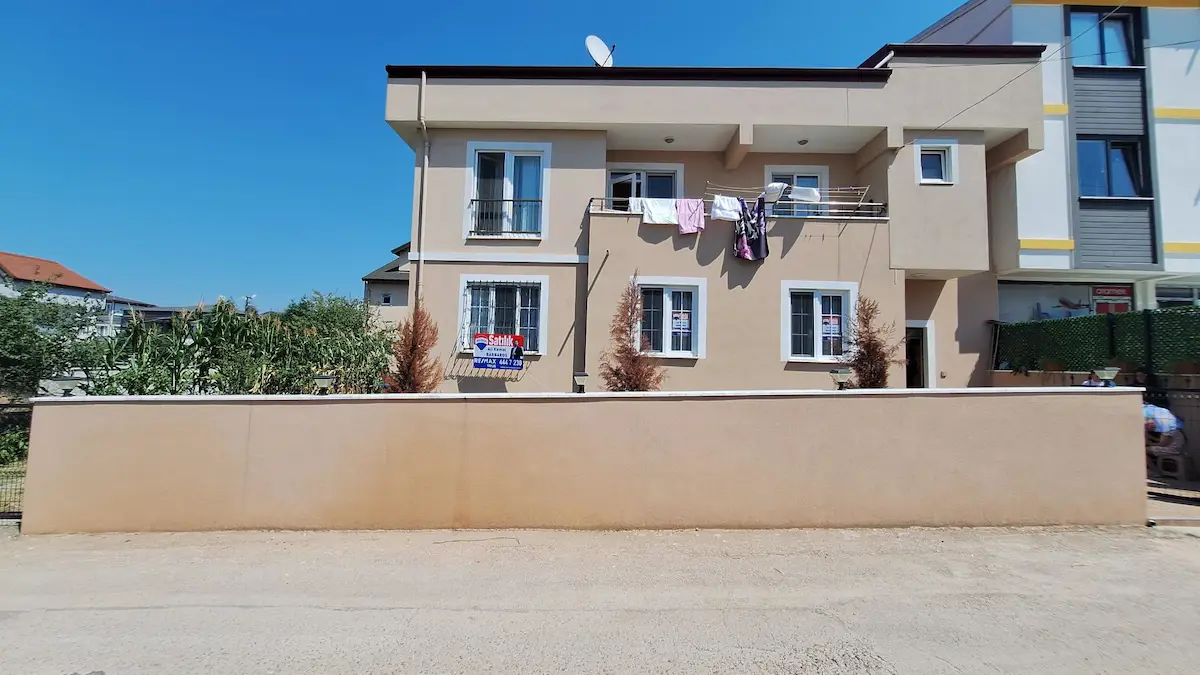 KARTEPE FSM'DE GENİŞ ARSA PAYLI 3+1 SATILIK DAİRE