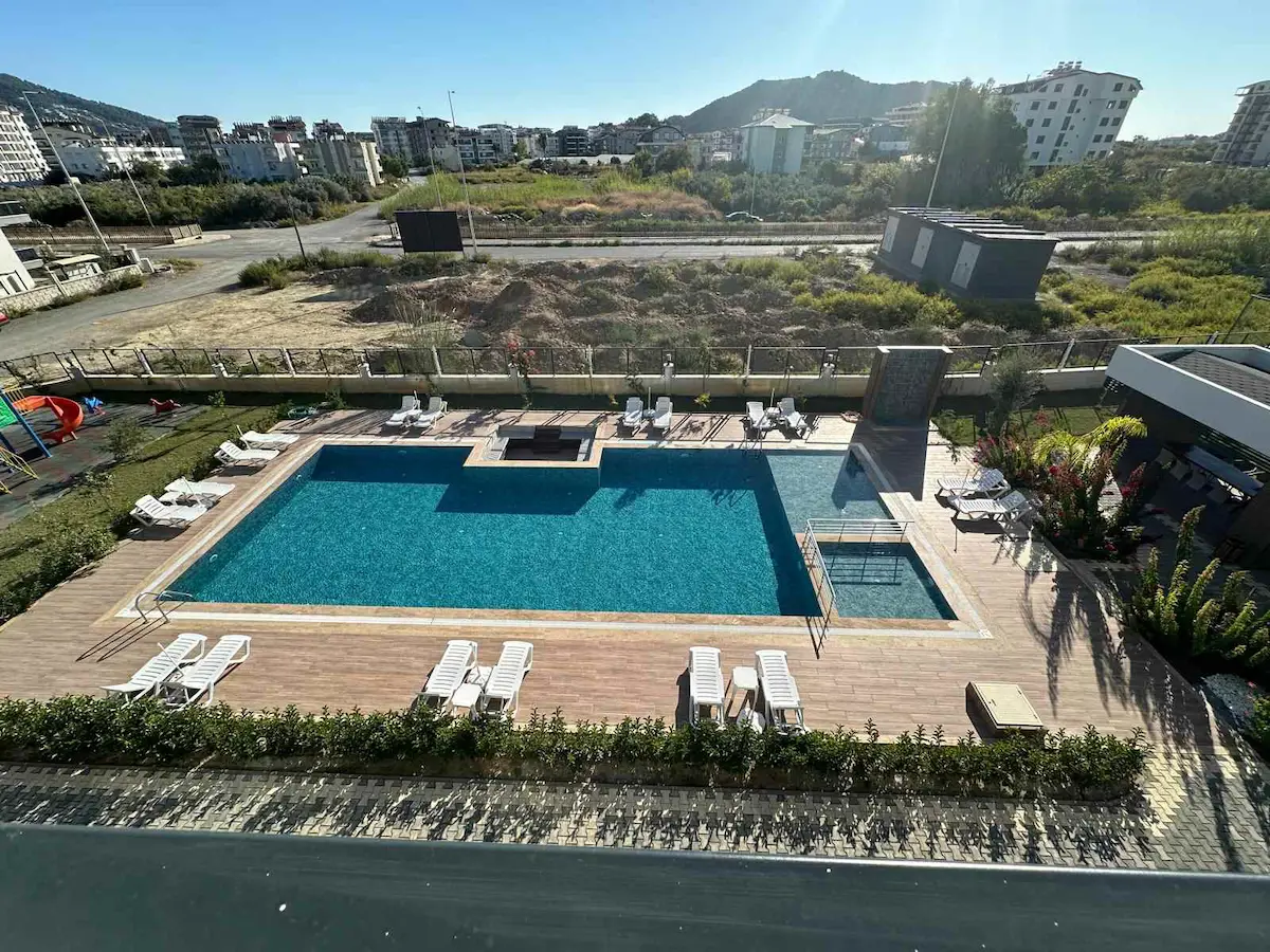 FULL AKTİVİTELİ SİTEDE AYRI MUTFAK GENİŞ 3+1 DAİRE