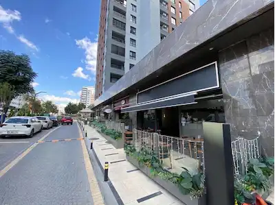 GÜNEŞLİ’DE 2 KATLI DEVREN SATILIK RESTORAN