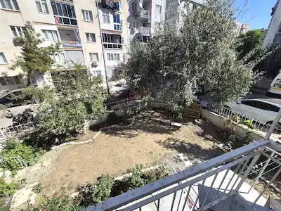 MANİSA MERKEZEFENDİ'DE ASANSÖR KÖŞE BİNA KİRALIK DAİRE