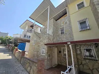KUŞADASI, SOĞUCAK MAHALLESİ KİRALIK SİTE İÇİ BAHÇELİ DUBLEKS 