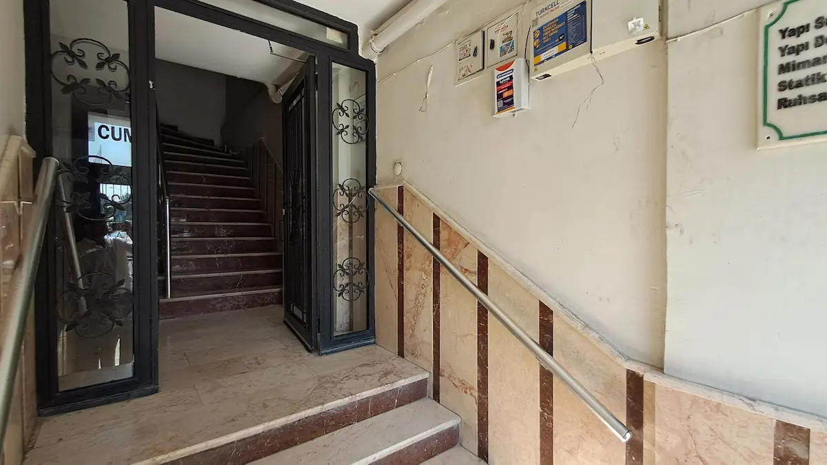 ESKİBAĞLAR’DA 3+1 | 130 M² BRÜT | 2. KAT | BALKONLU | BOŞ & EŞYASIZ KİRALIK DAİRE