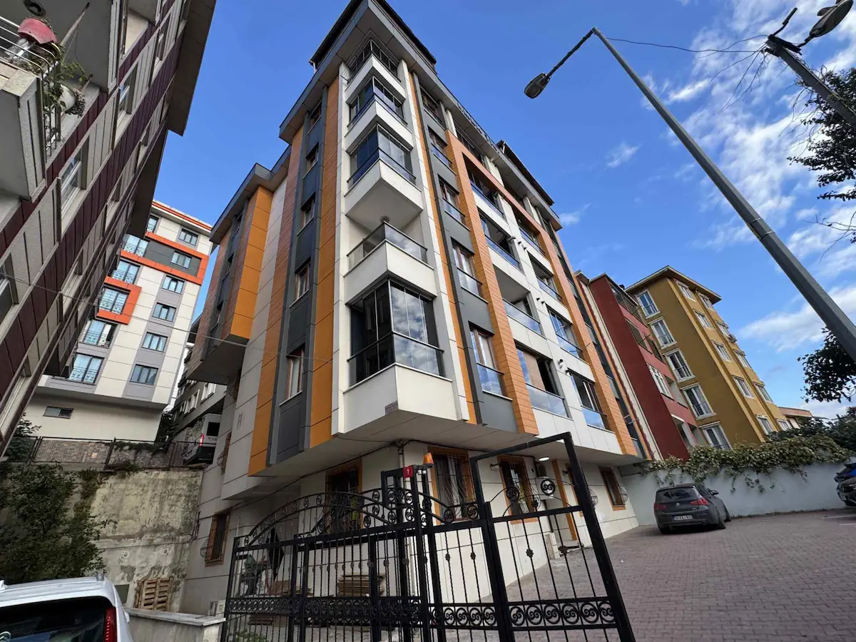 EYÜP ALİBEYKÖY EMNİYETTEPE ASANSÖRLÜ BİNA 110M² 2+1 ANKASTRE MUTFAK ÇİFT BALKON ÇİFT WC ÜÇ CEPHE