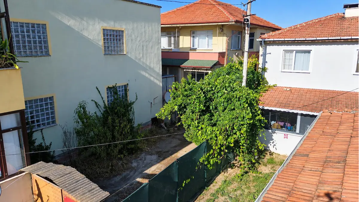 REMAX MAVI RIDVAN GEDİKTEN YENİ CAMİ DE SATILIK BAHÇE IÇERISINDE 2 KATLI MÜSTAKİL EV