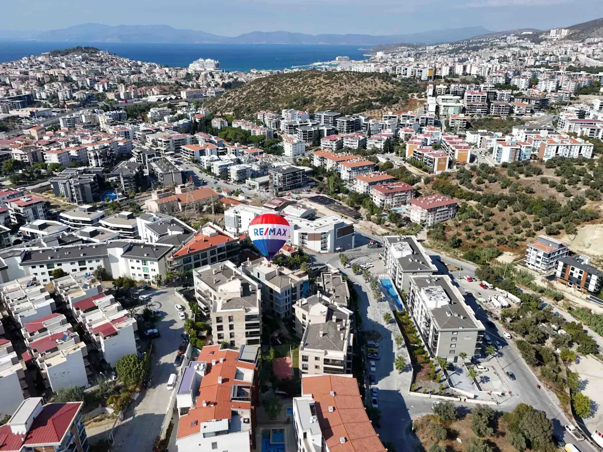 KUŞADASI MY WORLD REZİDANS'TA SATILIK 2+1 DAİRE