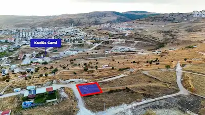 KUVAYİ MİLLİYE’DE PARK ÖNÜ, MANZARALI, 2 KAT İMARLI 618 M² ARSA