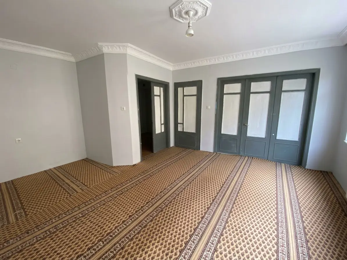 BEYAZIT GEDİKPAŞA’ DA SATILIK 3+1 DAİRE
