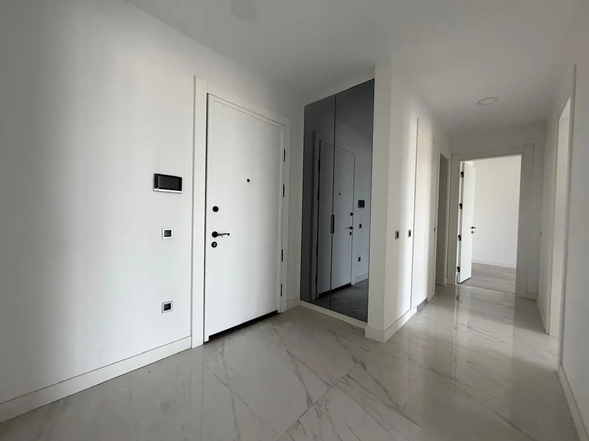 BÜYÜKÇEKMECE’DE SİTE İÇİNDE 2020 YAPIMI, 2+1 130 M², 2 BANYOLU SATILIK DAİRE 2