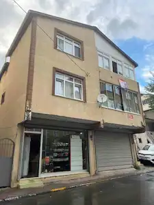 KARTAL HÜRRİYET MAHALLESİNDE SATILIK KOMLE BİNA 187 M2 ARSA
