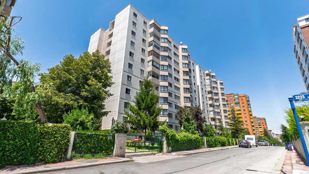 YAŞAMKENT BORSEM SİTESİ’NDE FERAH, ÖNÜ AÇIK 3.5+1 DAİRE