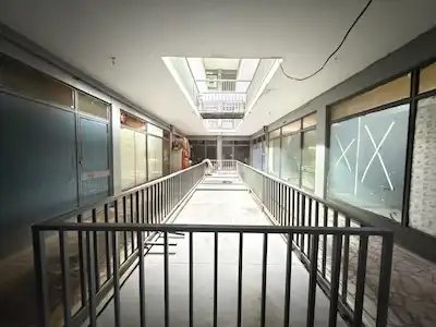 REMAX'DAN  GEDİKPAŞA’DA SATILIK TİCARİ İŞ HANI