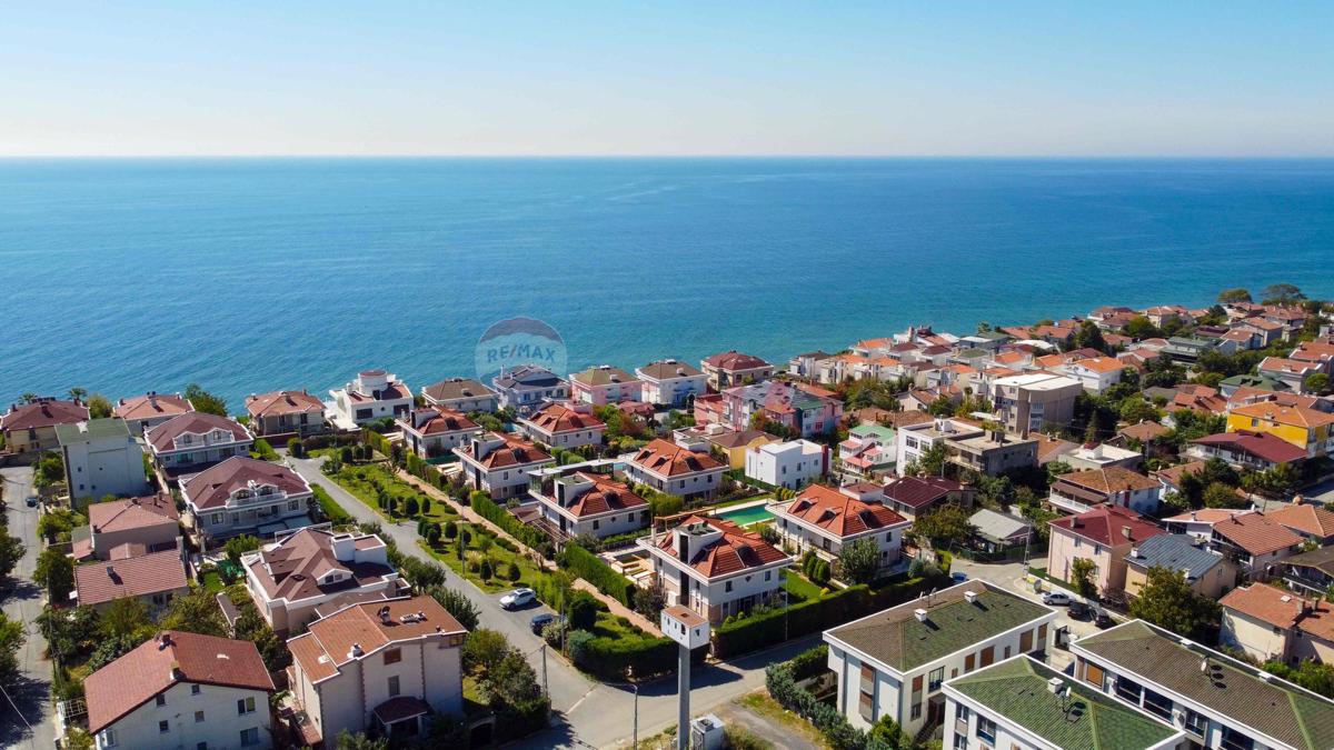 BÜYÜKÇEKMECE 850M2 DENİZ MANZARALI SATILIK LÜKS VİLLA 