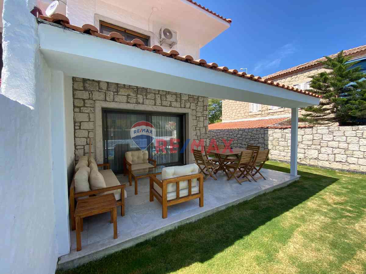 ALAÇATI HACIMEMIŞ 'TE MÜSTAKIL HAVUZLU KIRALIK VILLA