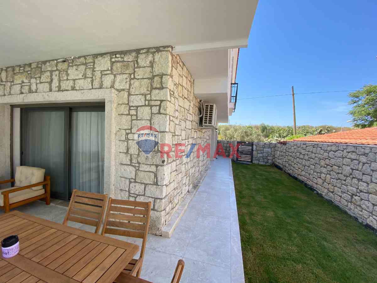 ALAÇATI HACIMEMIŞ 'TE MÜSTAKIL HAVUZLU KIRALIK VILLA