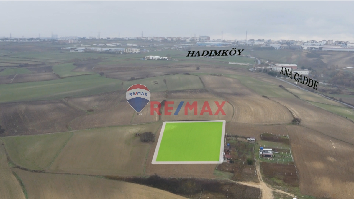 HADIMKÖY YEŞILBAYIR MAHALLESI'NDE ANA CADDEYE 2.PARSEL 2.570 M2
