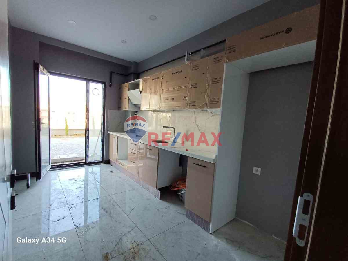 RE/MAX ŞEHİR'DEN YALOVA MERKEZ'DE 2+1 BAHÇE KATI SATILIK DAİRE