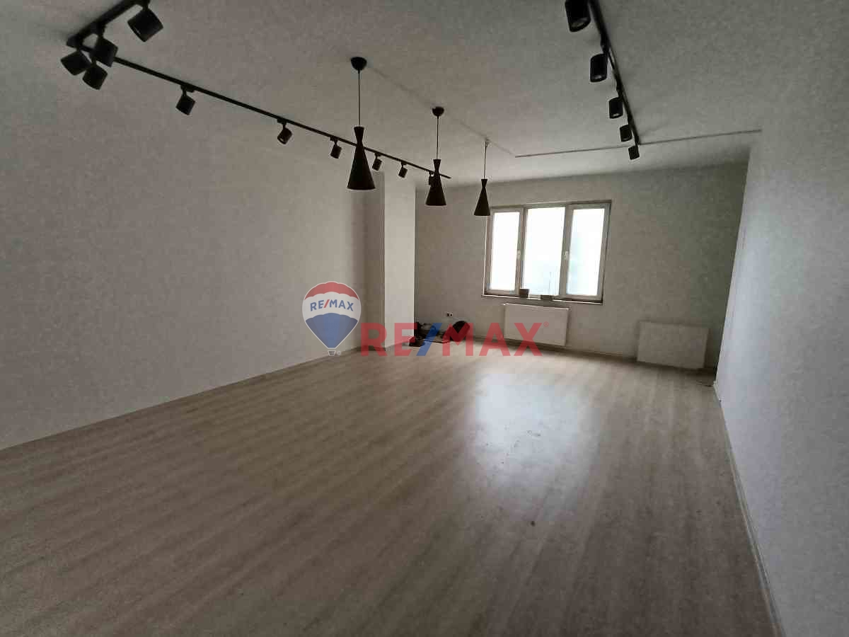 MAHMUTBEY CADDESİ ÜZERİNDE 1.400² İMALATHANE