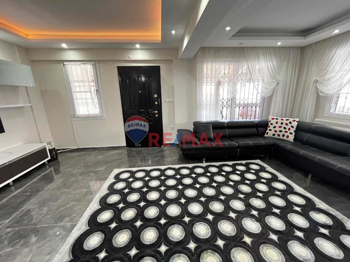 YENI FOÇA BURUNUCU DENİZ MANZARALI KİRALIK DUBLEKS VİLLA