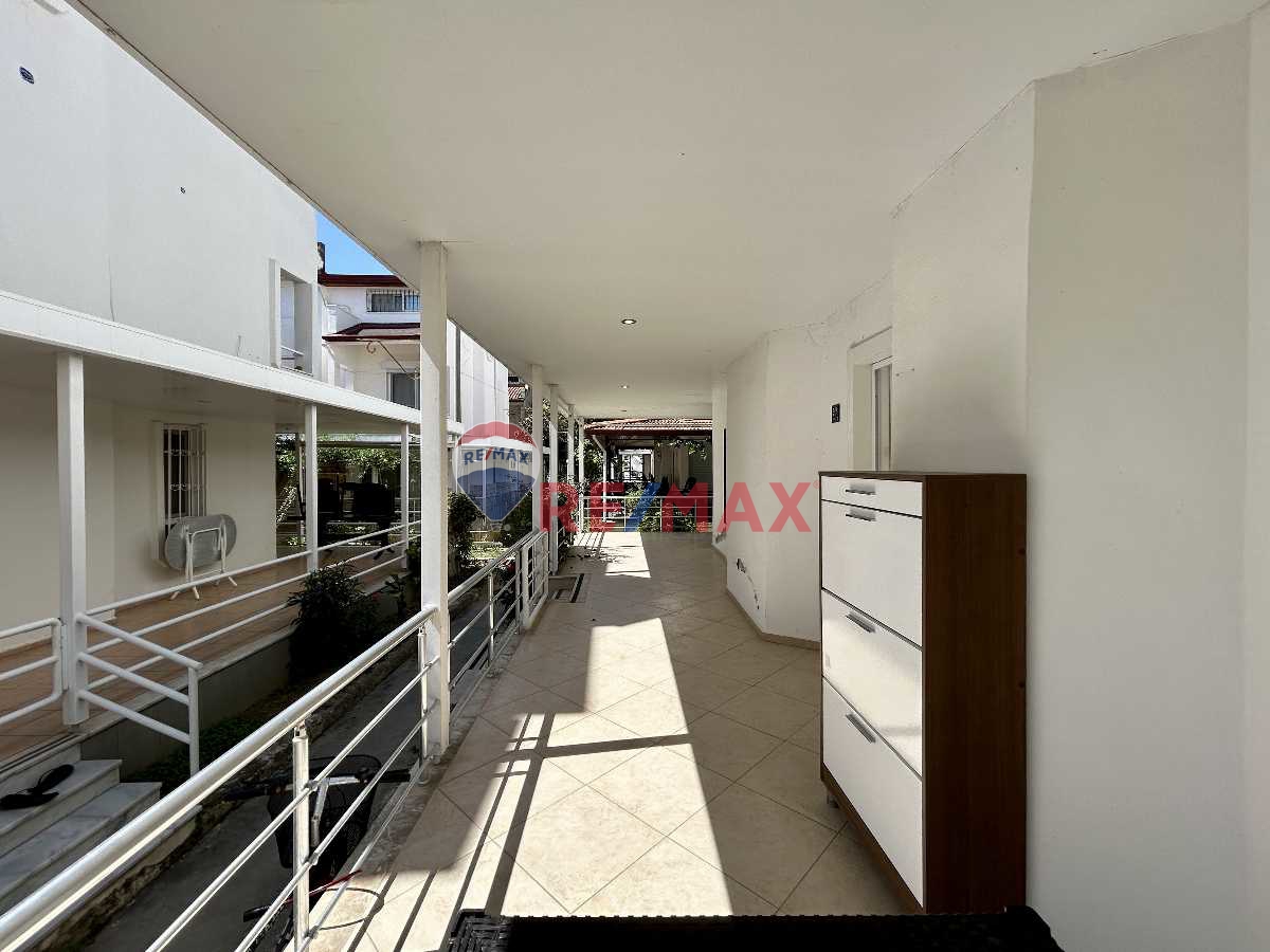 EGELANYA SİTESİNDE DENIZE 300 M MESAFEDE 4+1 YAZLIK