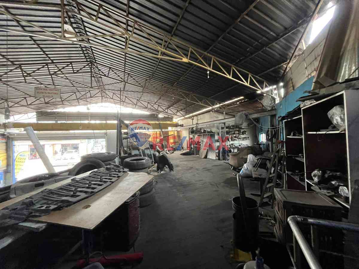 REMAX MODEL'DEN 2. SANAYİ SİTESİNDE 350M² SATILIK İŞ YERİ