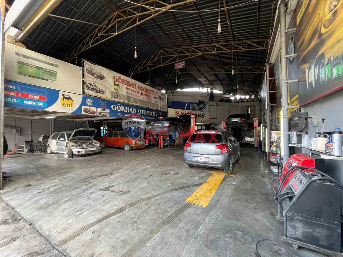 REMAX MODEL'DEN 2. SANAYİ SİTESİNDE 350M² SATILIK İŞ YERİ