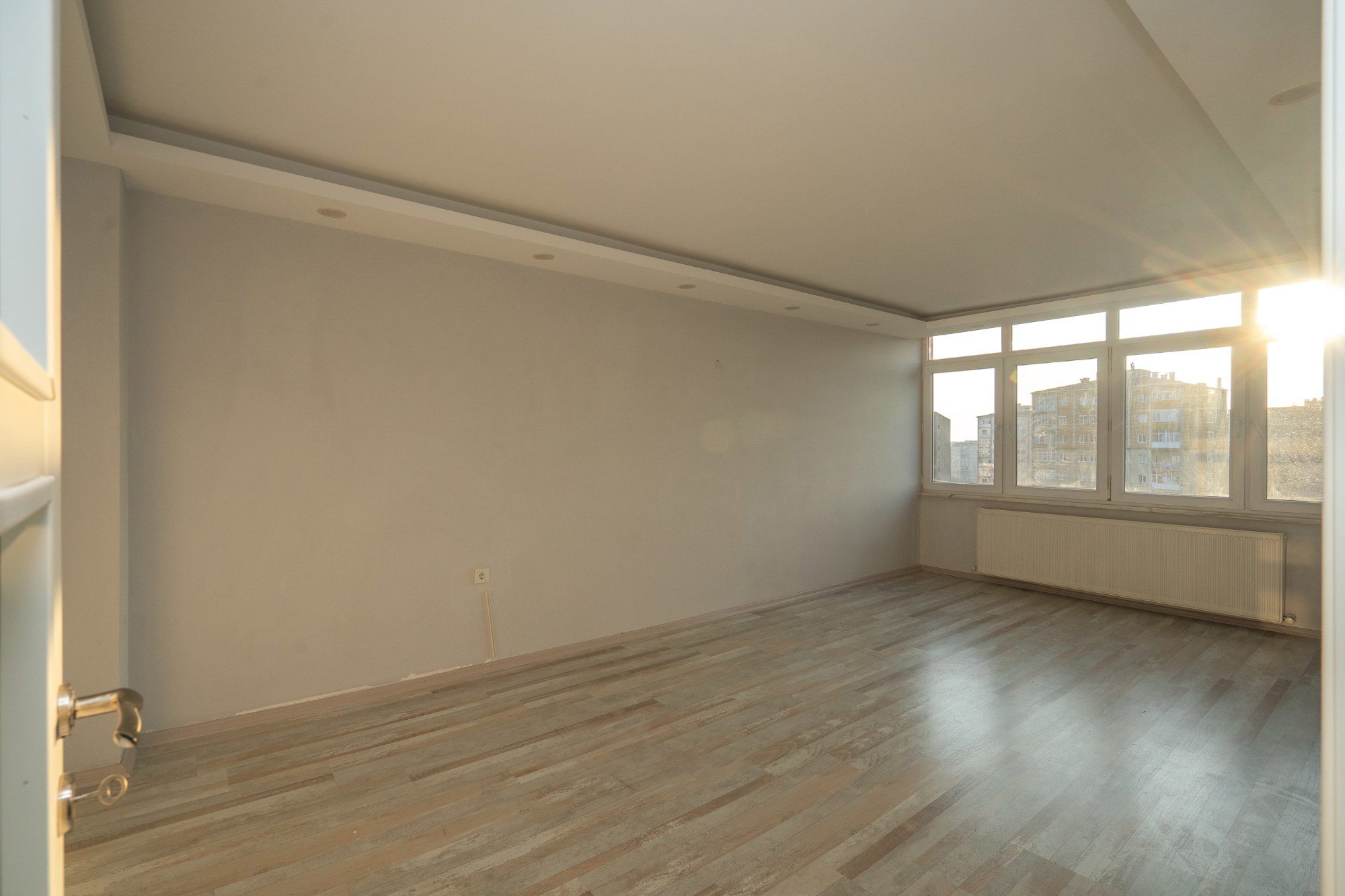 REMAX GELİŞİMDEN BÜYÜKŞEHİR SİTESİNDE 3+1 KİRALIK DAİRE