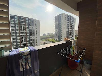 İZMIT TUANA EVLERI'NDE ARA KAT 2+1 SATILIK DAIRE